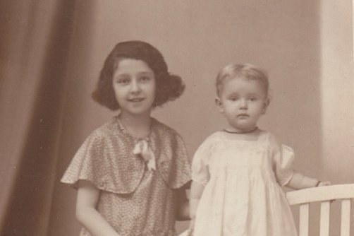 Foto von zwei Schwestern