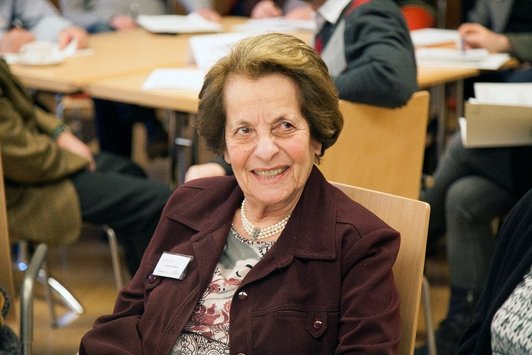 Ein Foto einer älteren Dame