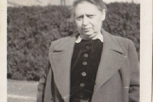 Ein Foto einer älteren Dame