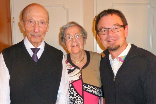 Ein Familienfoto: Vater, Mutter und Sohn