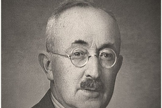 Portraitaufnahme eines älteren Herrn