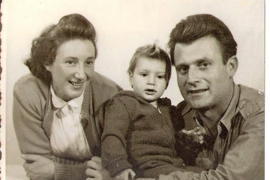 Ein Ehepaar mit ihrer Tochter