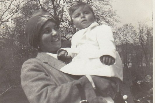 Eine Mutter mit ihrem Baby