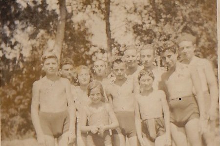 Eine Gruppe junger Menschen