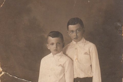 Bild von zwei Brüdern