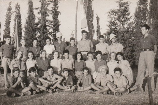 Ein Gruppenfoto einer Jugendgruppe