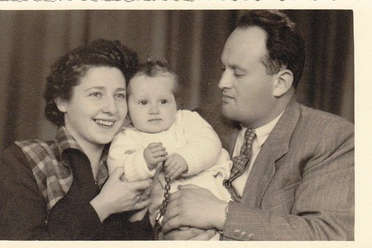 Vater und Mutter mit ihrer Tocher