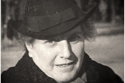 Portraitaufnahme einer älteren Frau