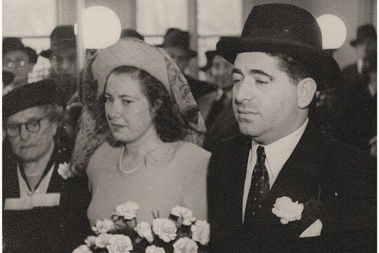 Das Hochzeitsfoto eines Brautpaares