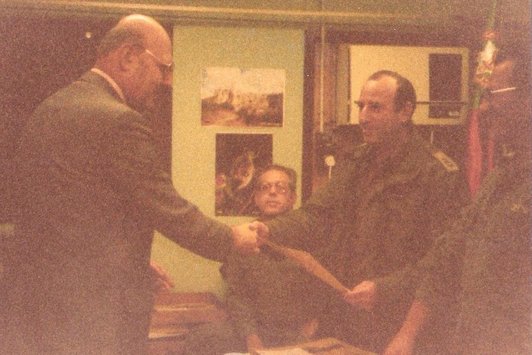 Eine militärische Verabschiedung eines Soldaten