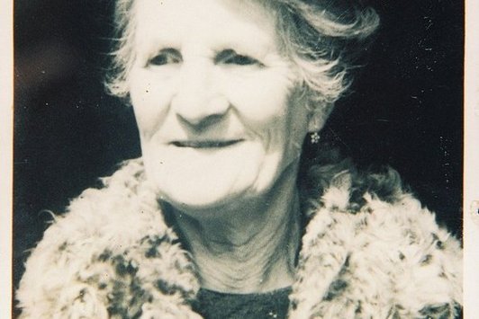 Portraitaufnahme einer älteren Dame