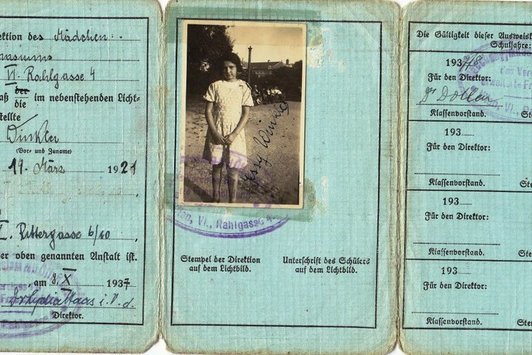 ein Schülerausweis aus dem Jahre 1937