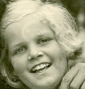 Ausschnitt eines Fotos, auf dem nur das Gesicht von Vera Adams zu sehen ist